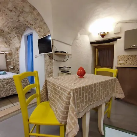 Ostuni- Casa Cisterna Porta San Demetrio Апартаменты